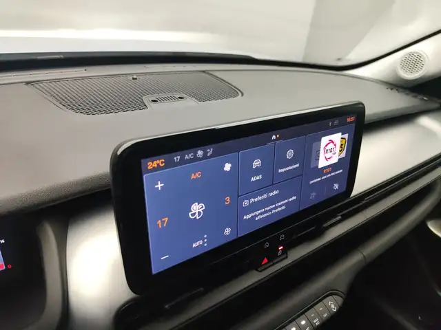Jeep Avenger view 14