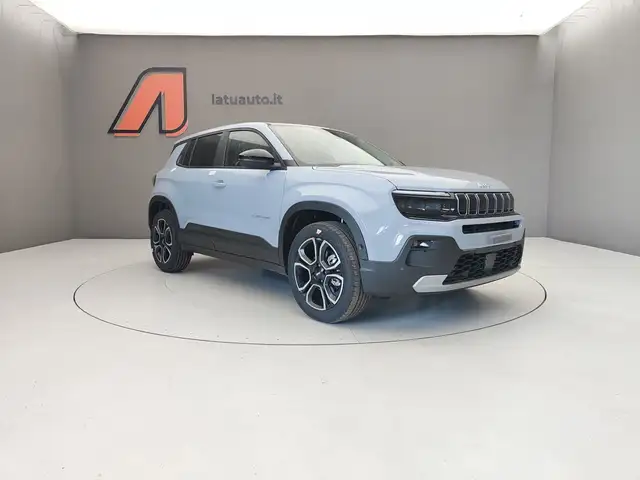 Jeep Avenger view 3