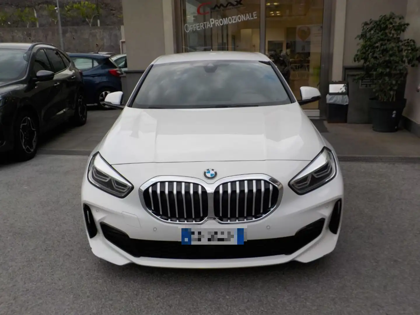 BMW 116 d Automatica Msport Weiß - 1