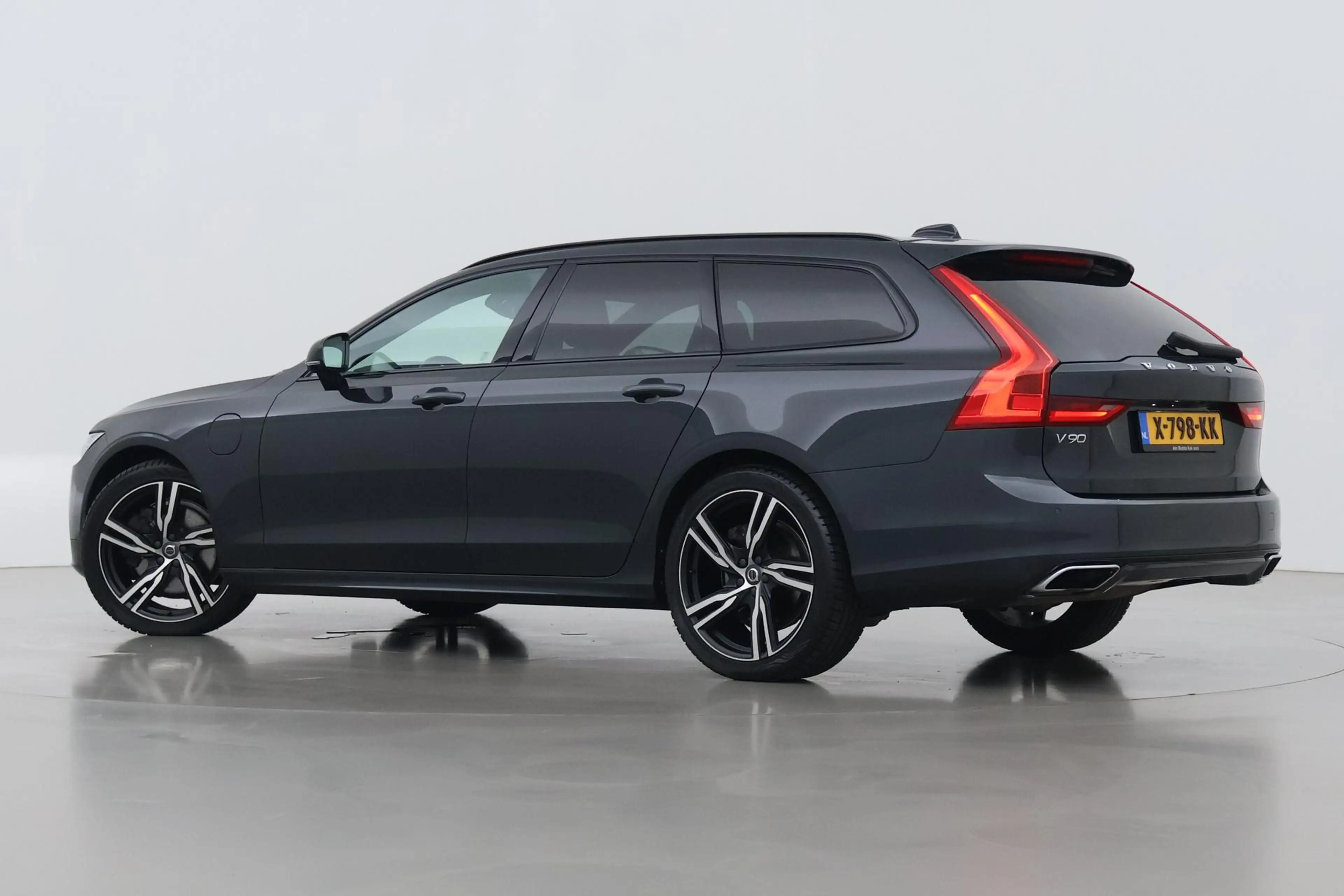 Volvo V90 2.0 T8 AWD R-Design | Luchtvering | Harman/Kardon — photo 2