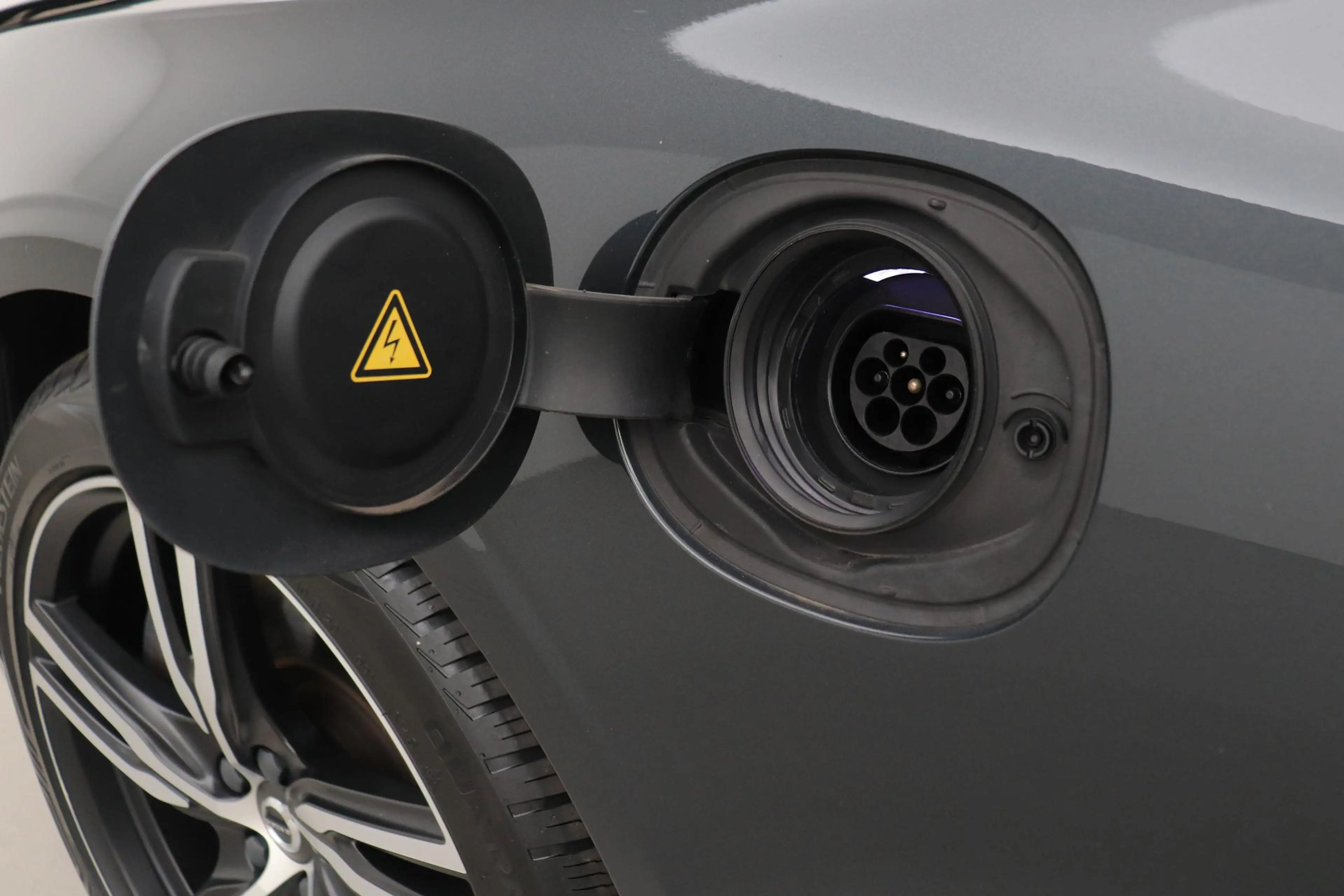 Volvo V90 2.0 T8 AWD R-Design | Luchtvering | Harman/Kardon — photo 14