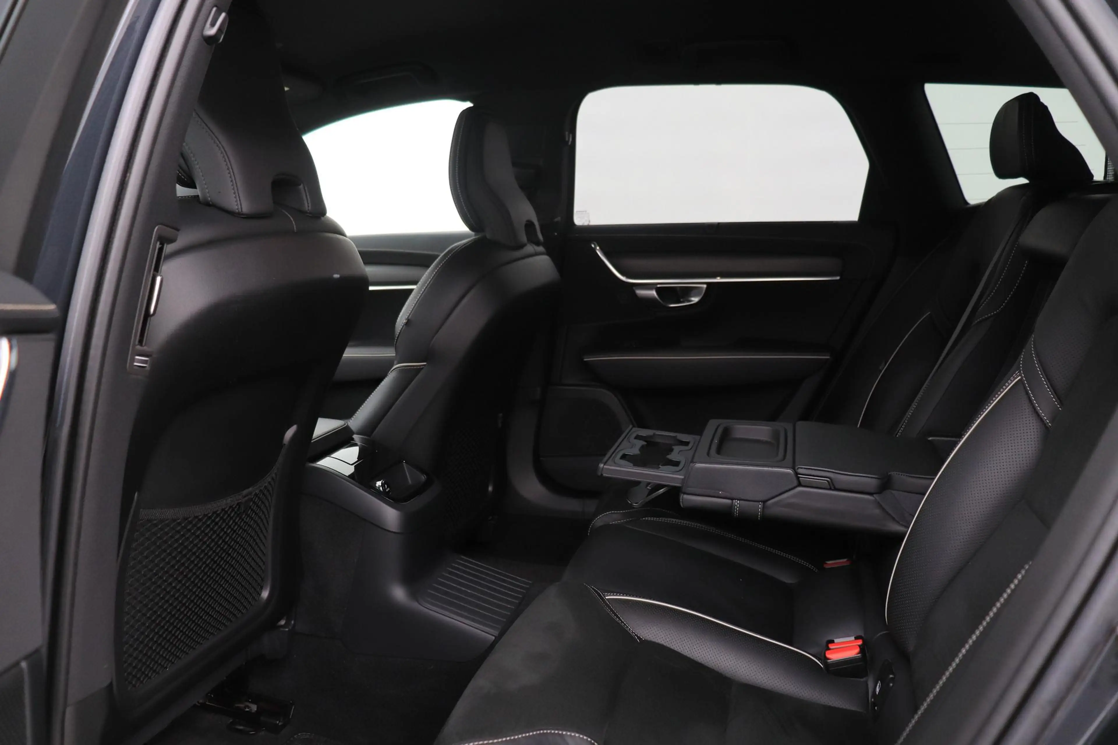 Volvo V90 2.0 T8 AWD R-Design | Luchtvering | Harman/Kardon — photo 48