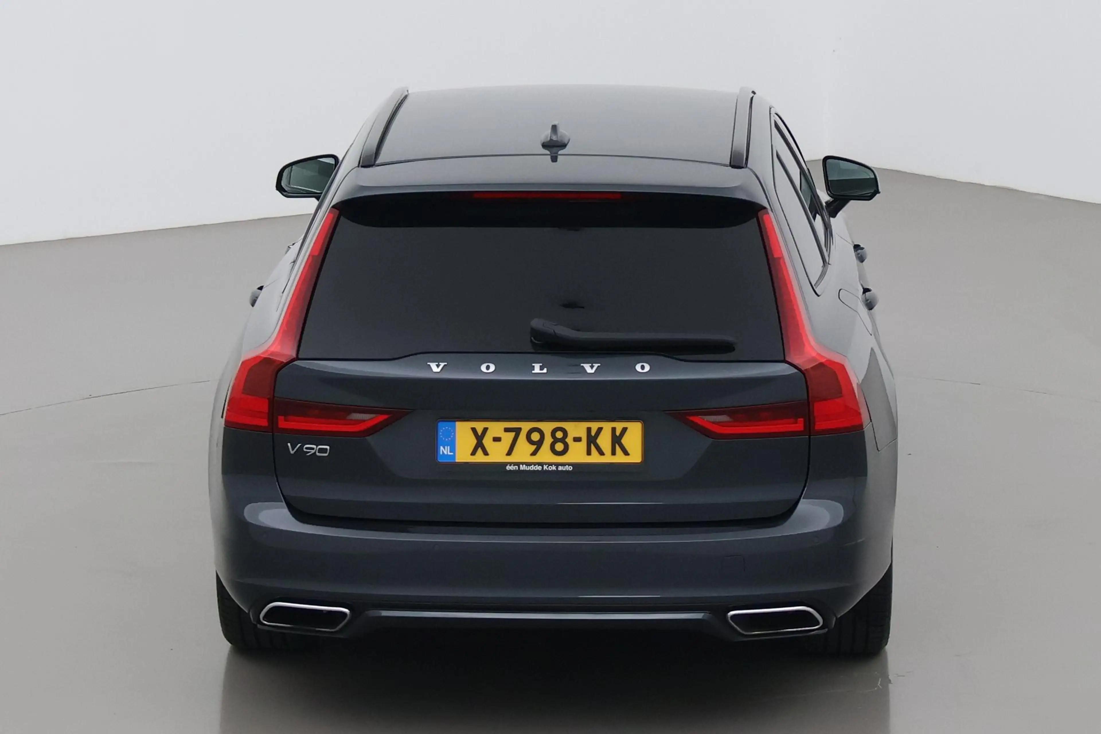 Volvo V90 2.0 T8 AWD R-Design | Luchtvering | Harman/Kardon — photo 9