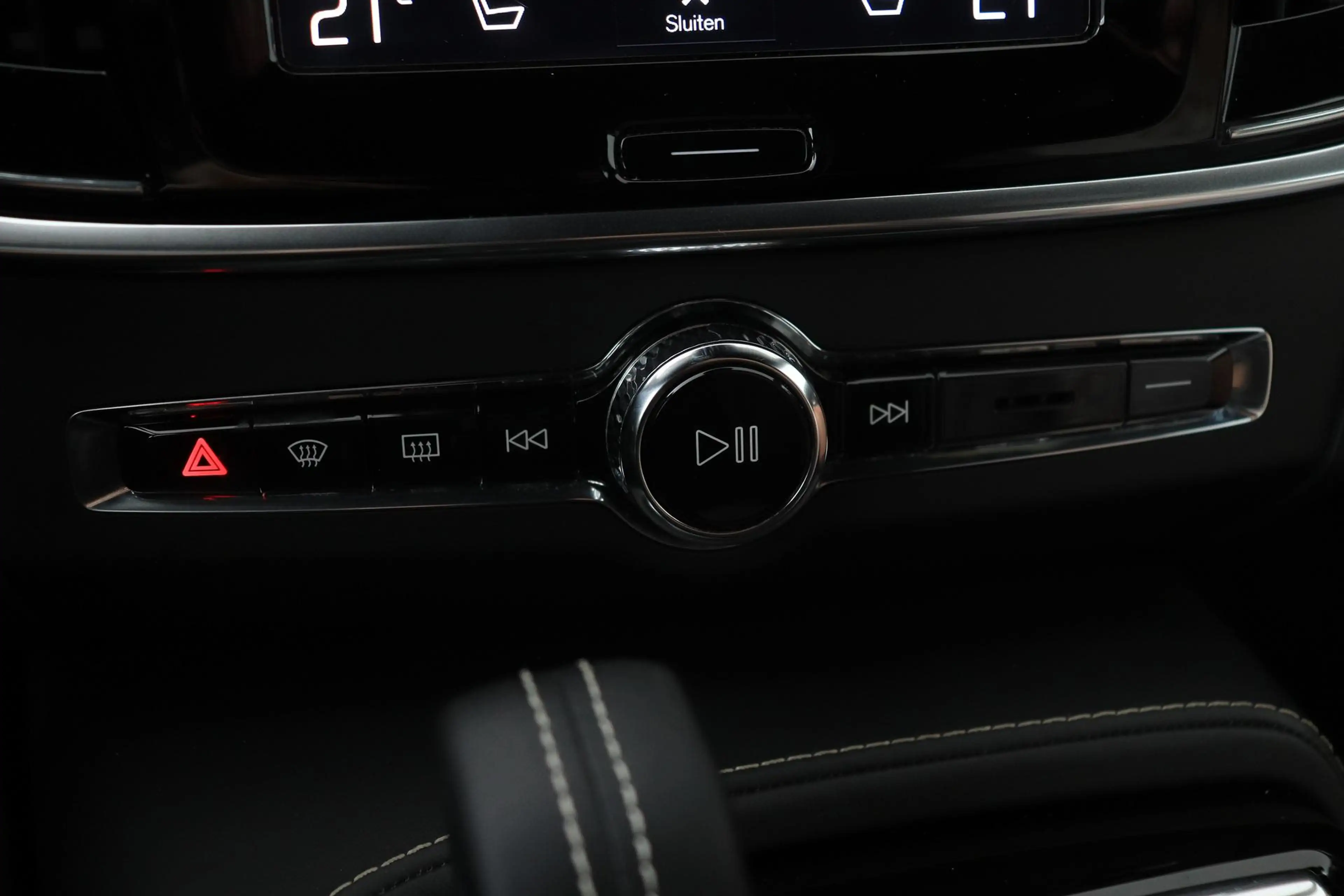Volvo V90 2.0 T8 AWD R-Design | Luchtvering | Harman/Kardon — photo 33