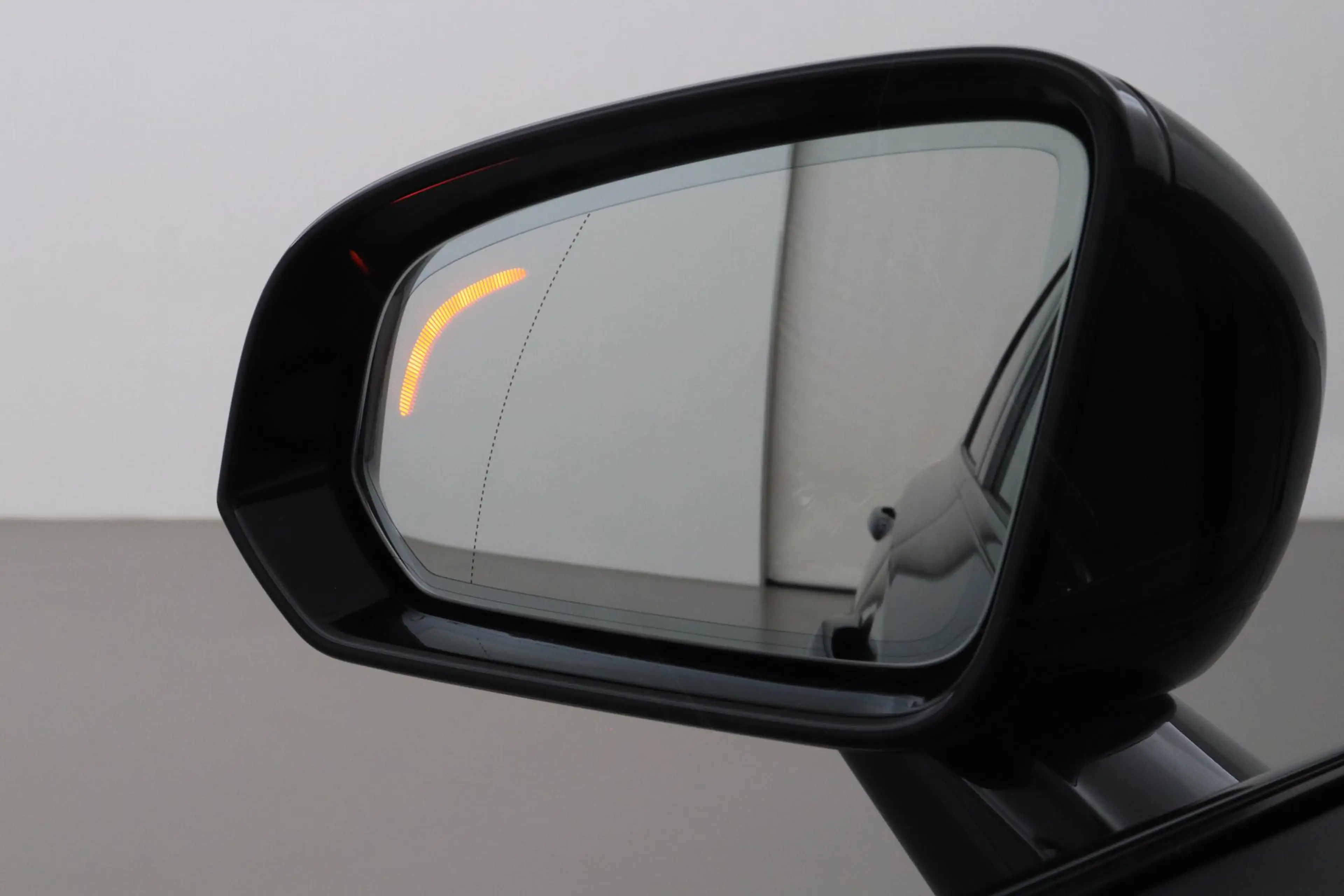 Volvo V90 2.0 T8 AWD R-Design | Luchtvering | Harman/Kardon — photo 44