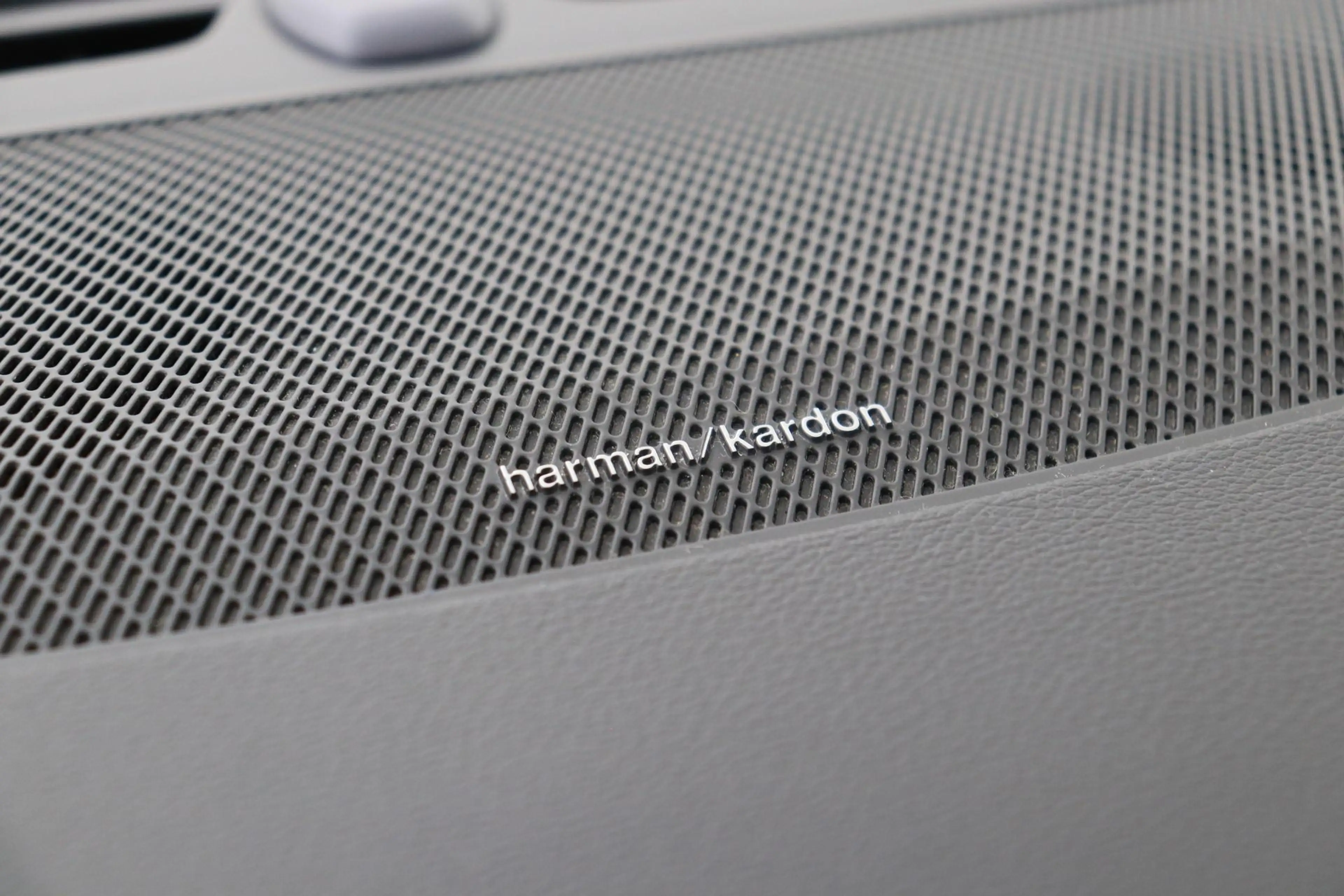 Volvo V90 2.0 T8 AWD R-Design | Luchtvering | Harman/Kardon — photo 11