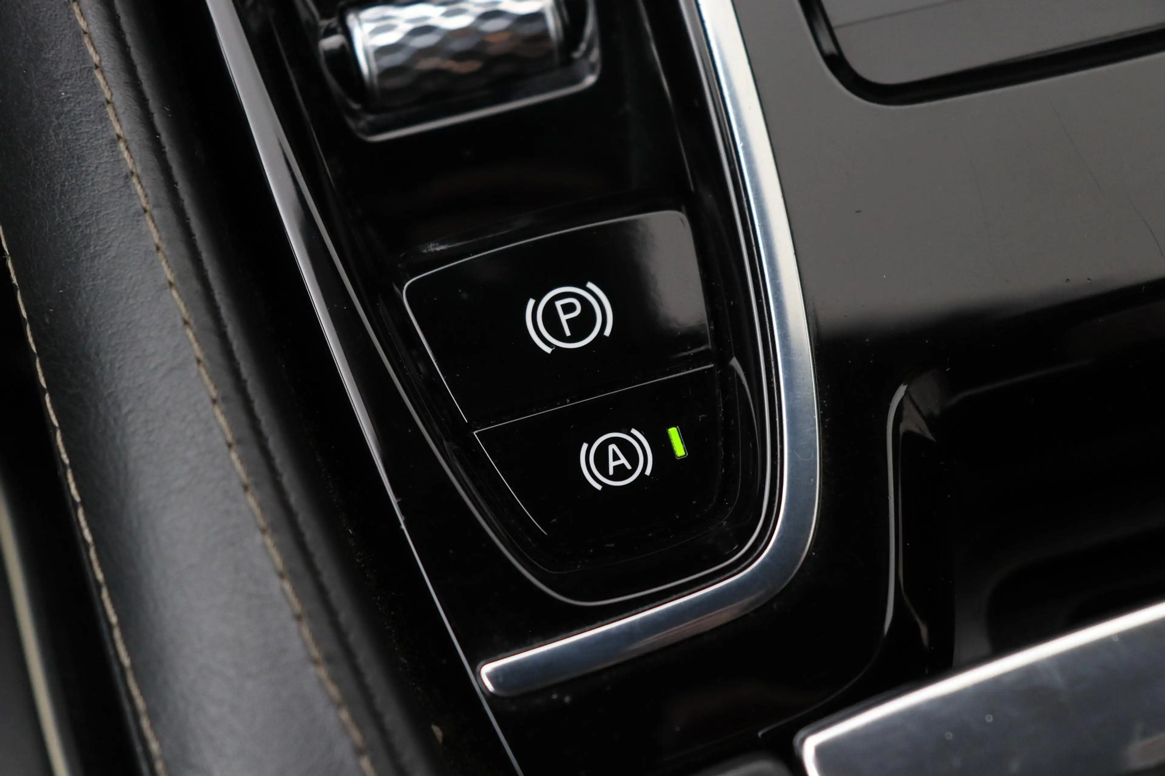 Volvo V90 2.0 T8 AWD R-Design | Luchtvering | Harman/Kardon — photo 37