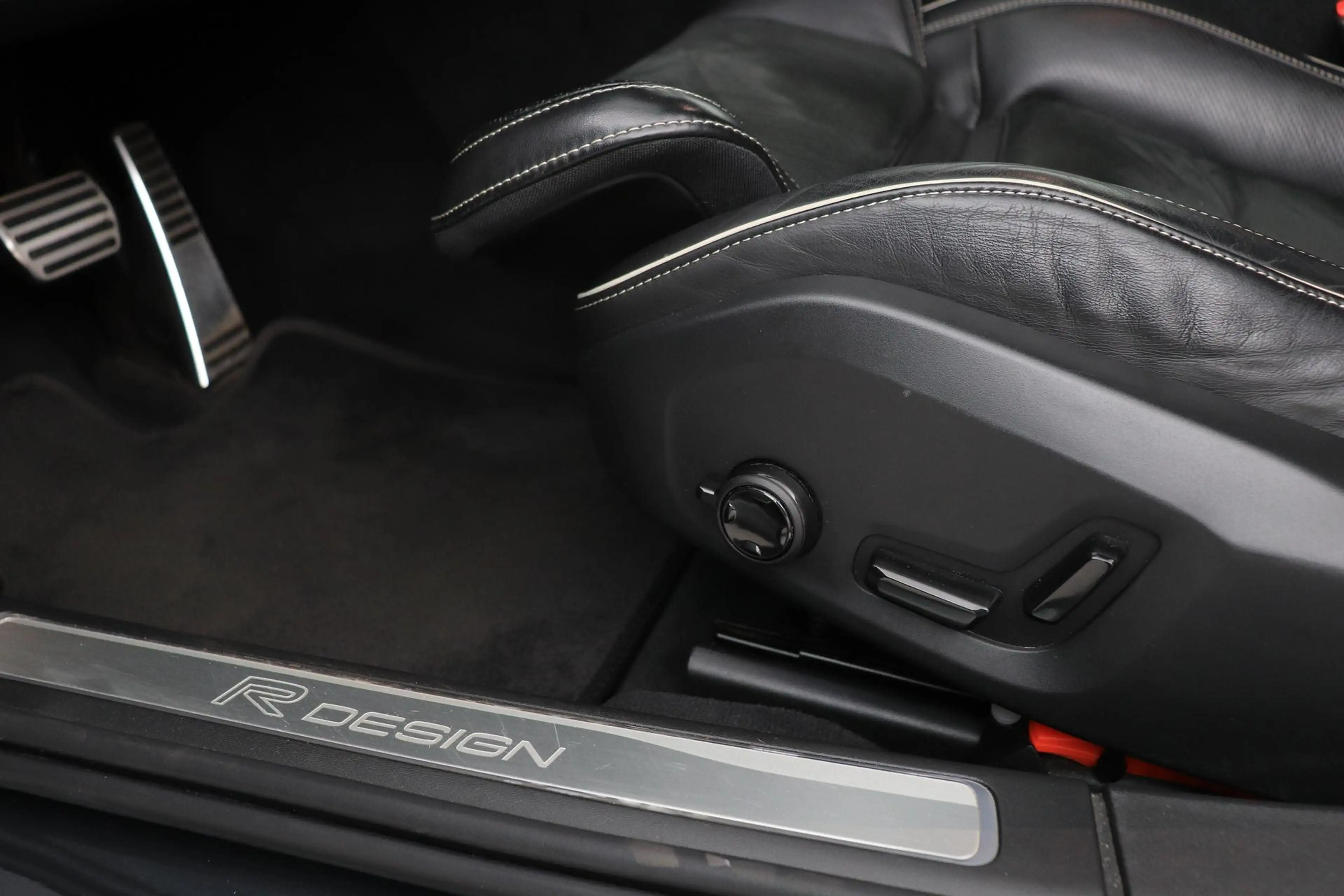 Volvo V90 2.0 T8 AWD R-Design | Luchtvering | Harman/Kardon — photo 47