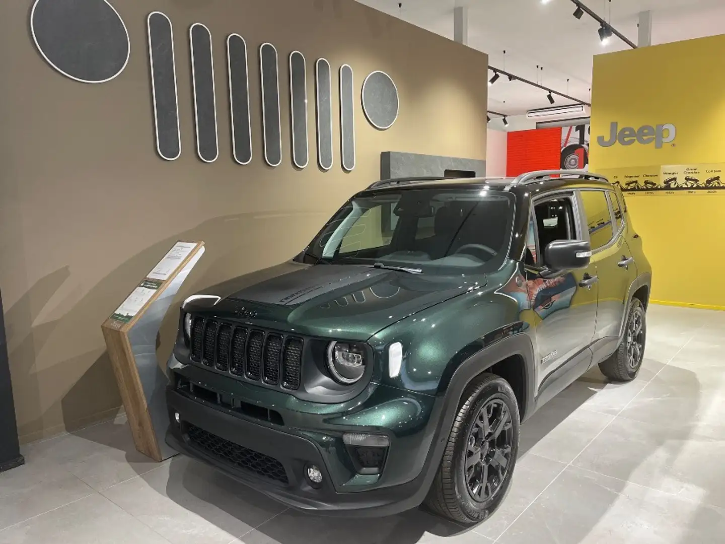 Jeep Renegade 1.5 Turbo T4 MHEV North Star Groen - 2