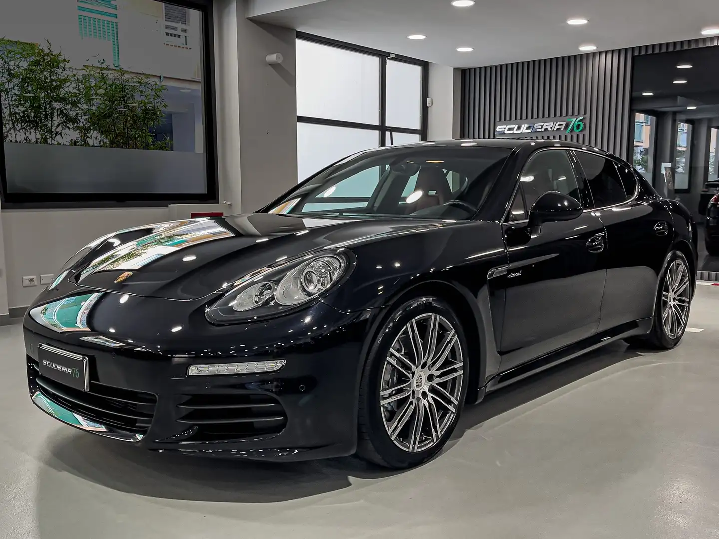 Porsche Panamera 3.0 300cv Diesel Negru - 1