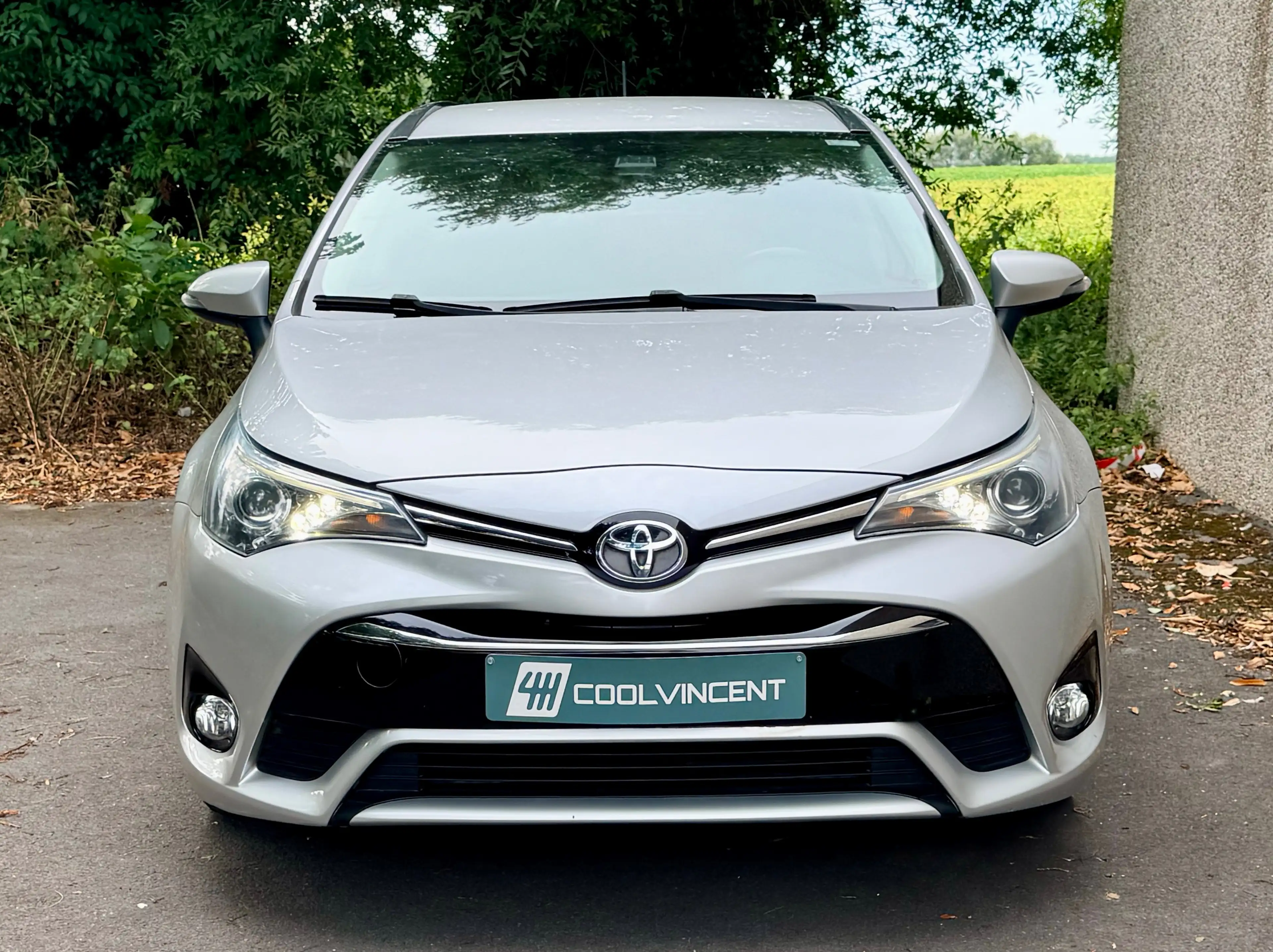 Toyota Avensis SW 1.6i Dynamic // CAMERA GPS BLUETOOTH // 1ère MAIN Full Historique — photo 2