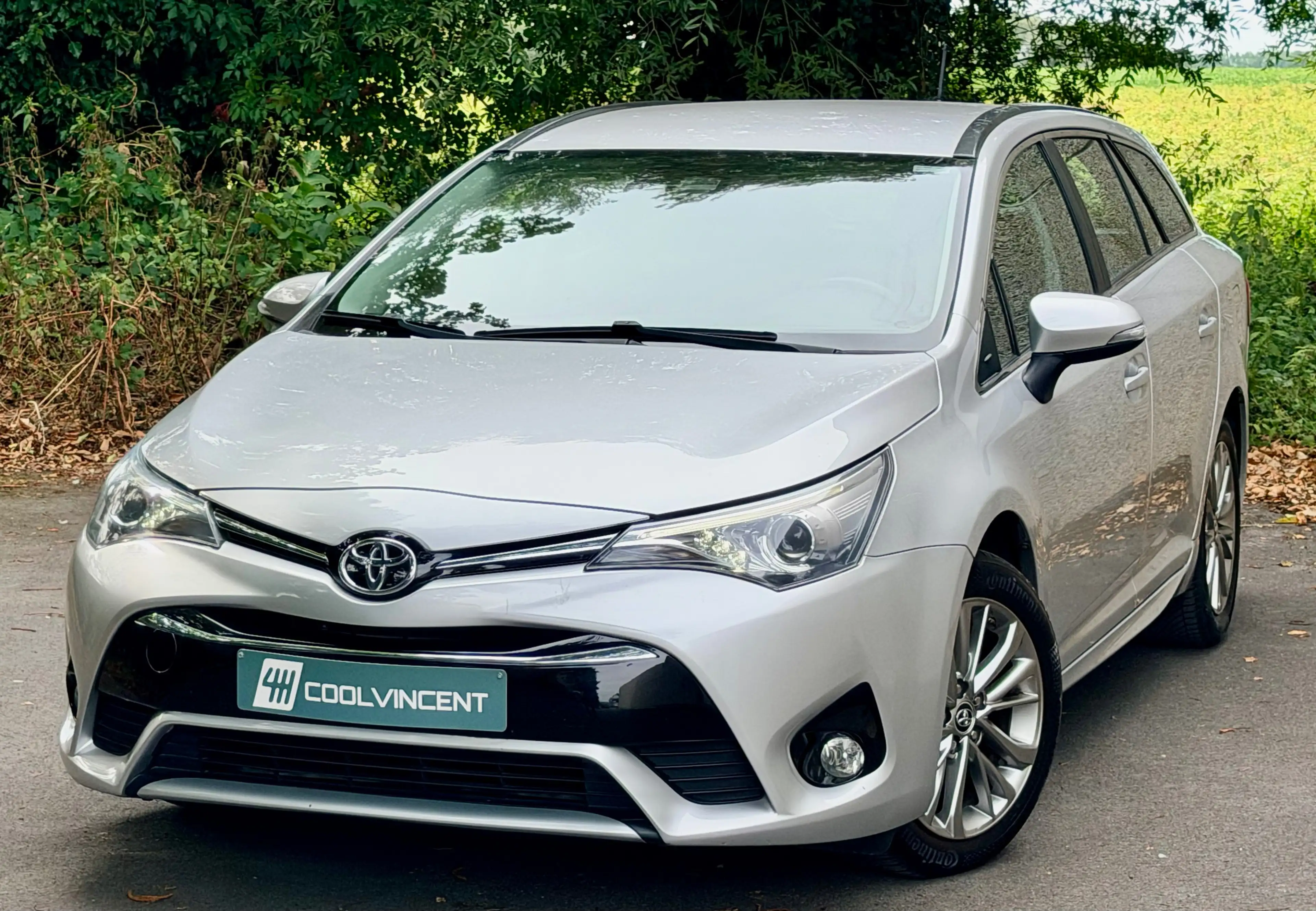 Toyota Avensis SW 1.6i Dynamic // CAMERA GPS BLUETOOTH // 1ère MAIN Full Historique