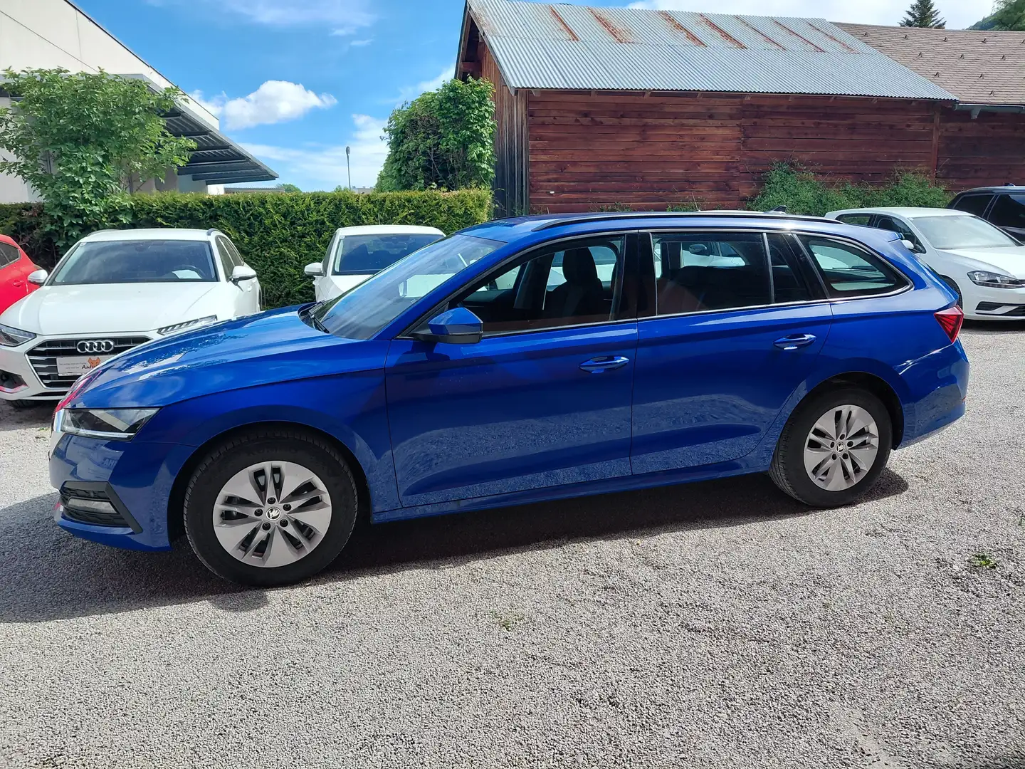 Skoda Octavia 2.0 TDI * EZ-2024* DSG *AHK, ACC, Kamera, Ambiente Blau - 2