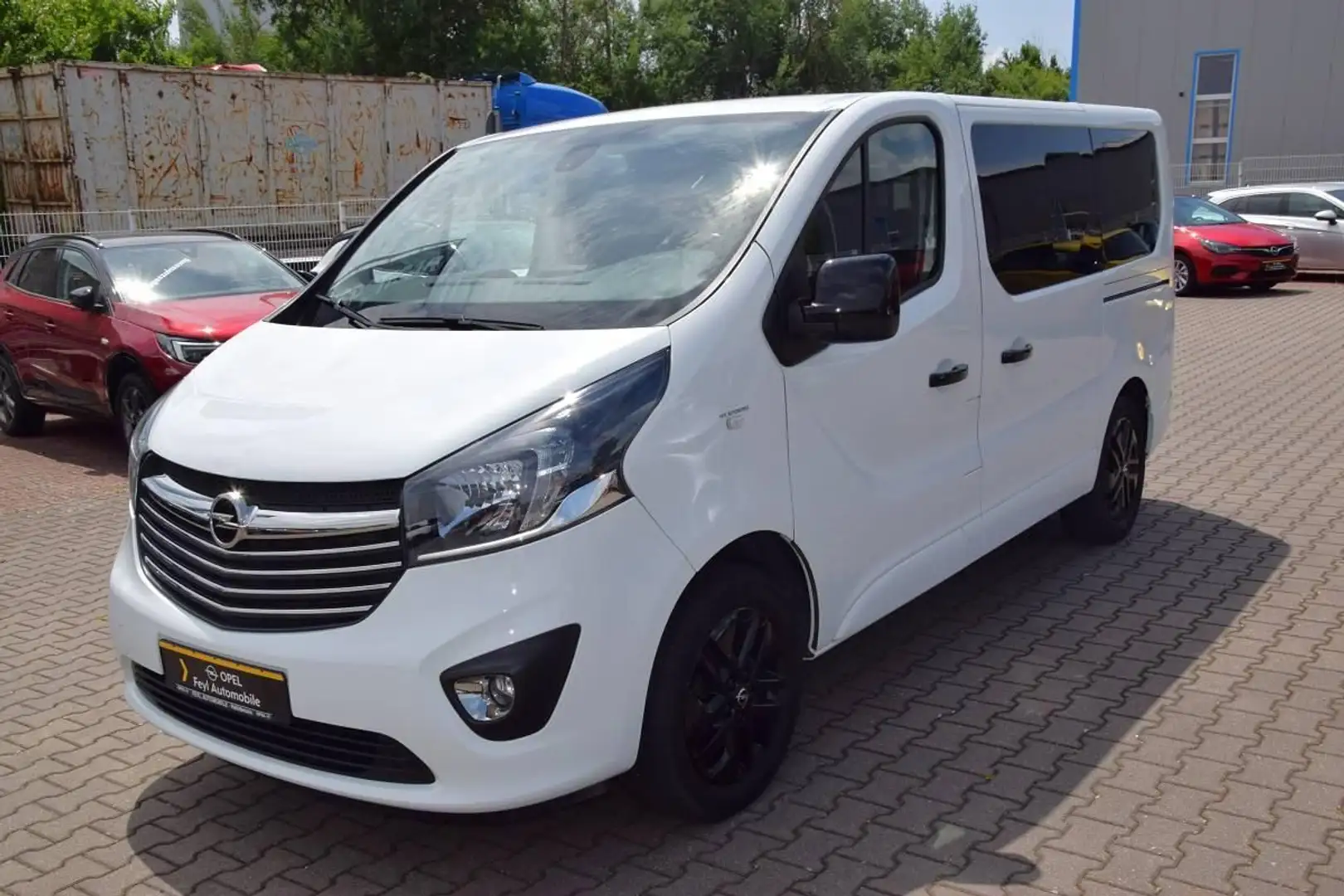 Opel Vivaro Life "Edition" 1.6 Diesel Biały - 2