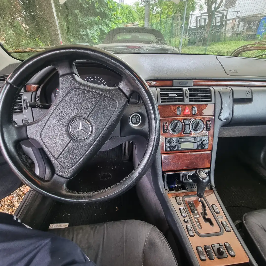 Mercedes-Benz E 290 Silber - 2