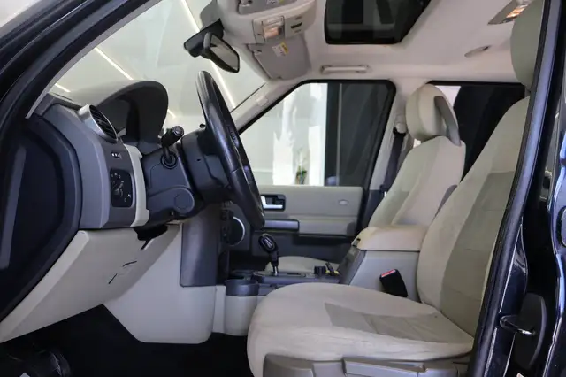 Land Rover Discovery view 10