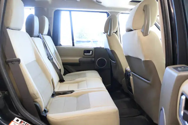 Land Rover Discovery view 13
