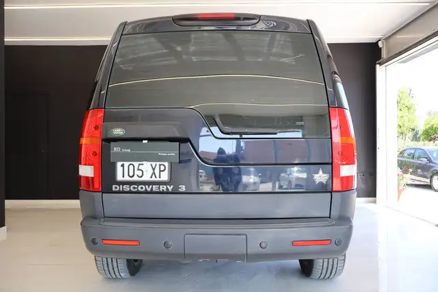 Land Rover Discovery view 5