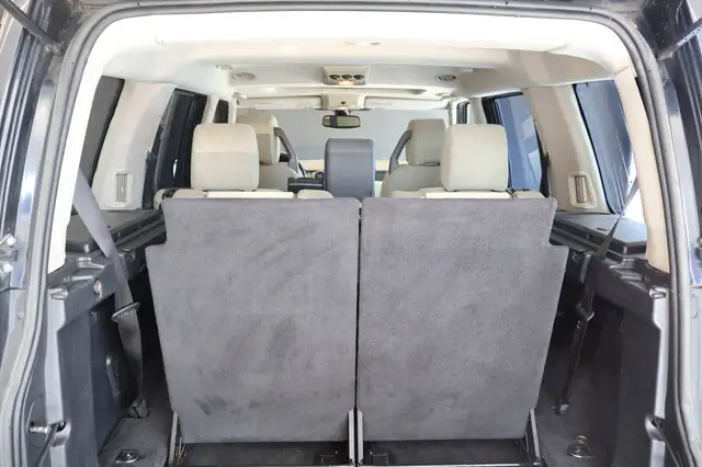 Land Rover Discovery view 21
