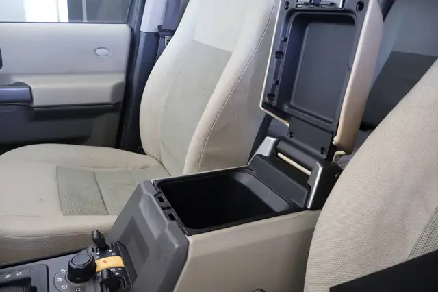 Land Rover Discovery view 19