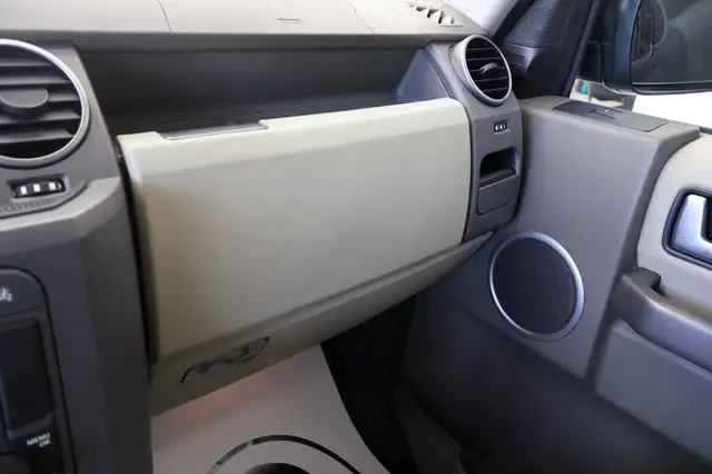 Land Rover Discovery view 20