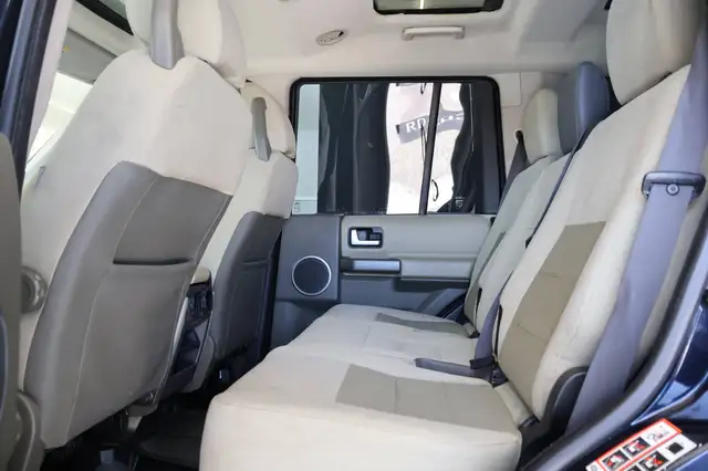 Land Rover Discovery view 11