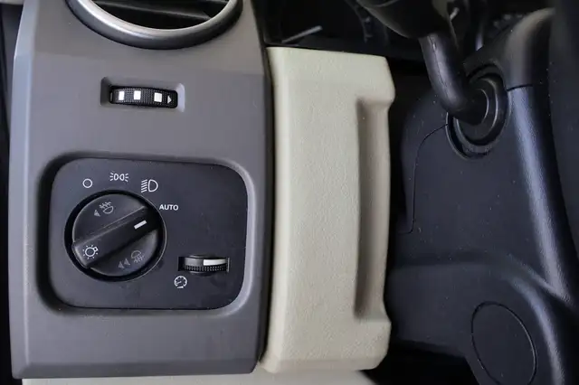 Land Rover Discovery view 22