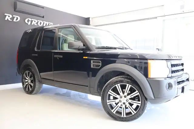 Land Rover Discovery view 4
