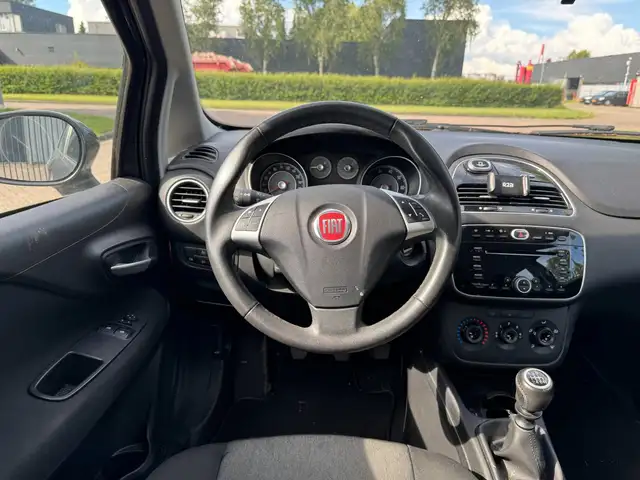 Fiat Punto Evo view 15