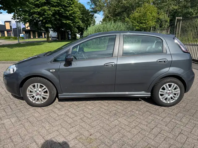 Fiat Punto Evo view 9
