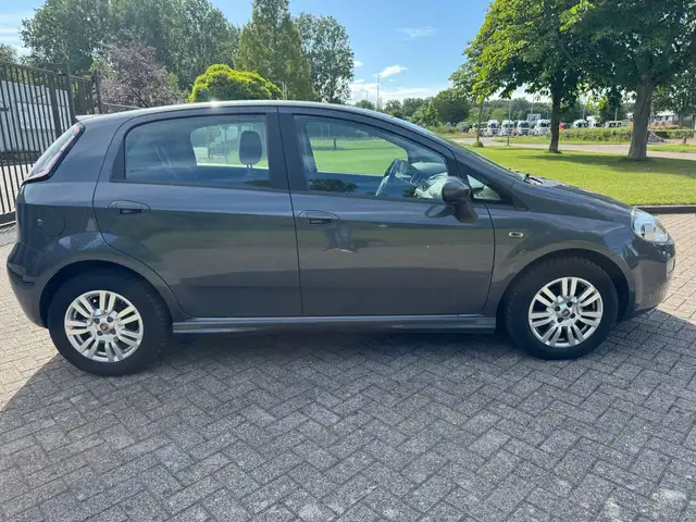 Fiat Punto Evo view 4