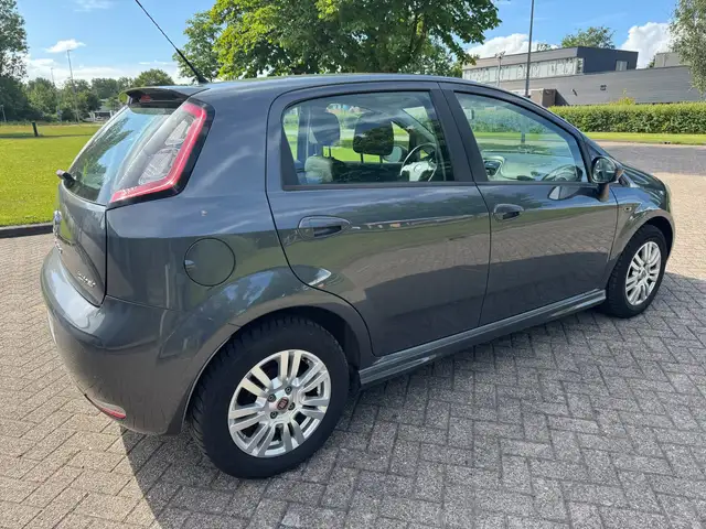 Fiat Punto Evo view 5