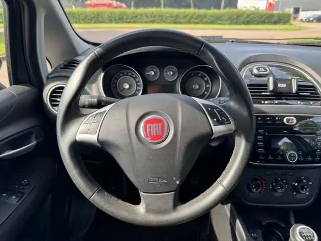 Fiat Punto Evo view 14