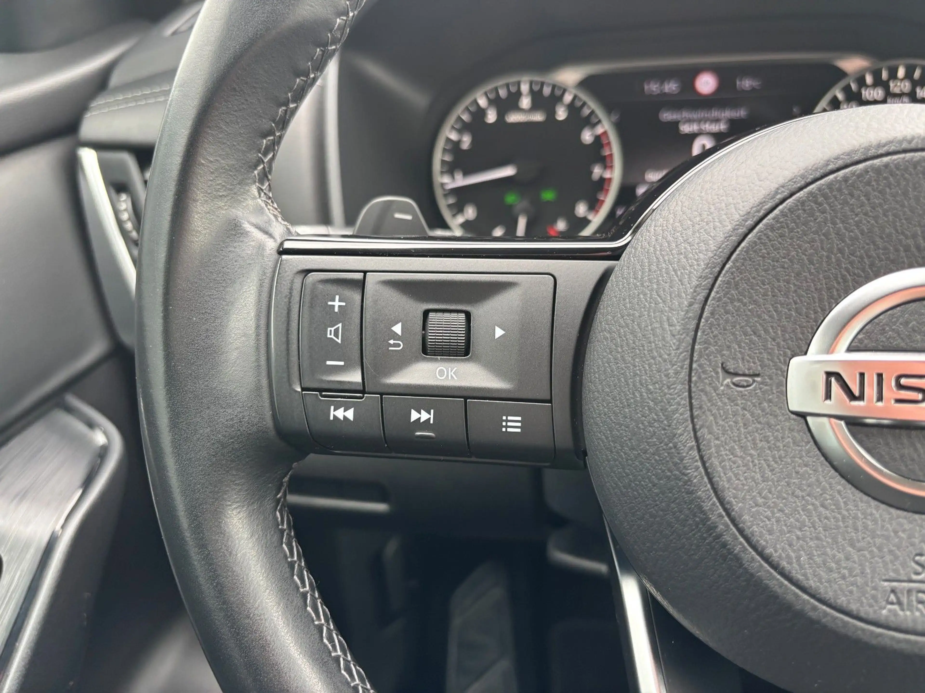 Nissan Qashqai AHK ACC LED 360° KAM TOTWINK — photo 13