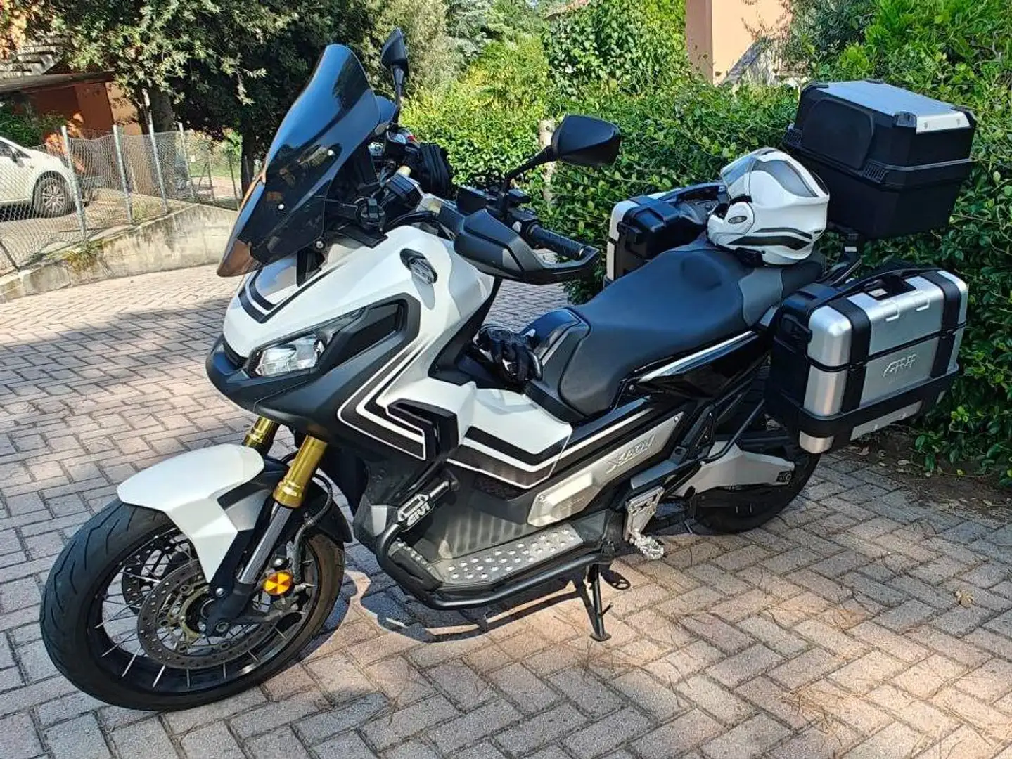 Honda X-ADV Travel Accessoriata Alb - 2