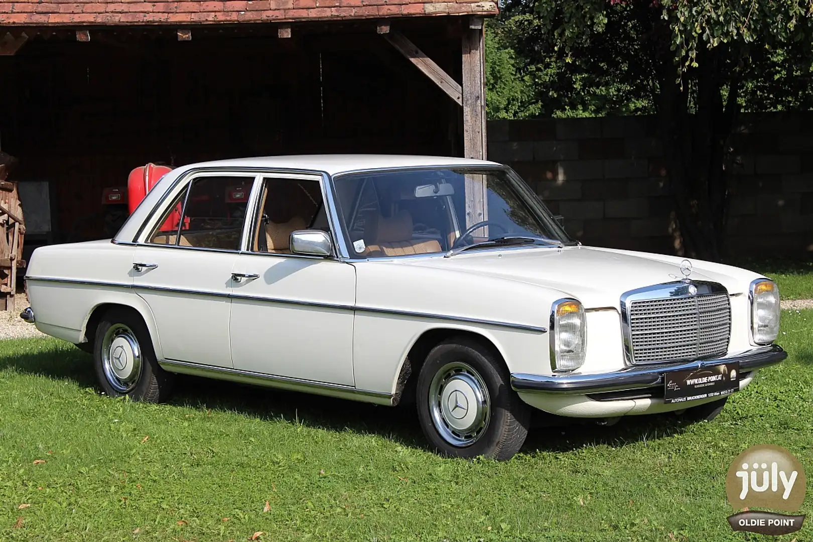 Mercedes-Benz 240 D „/8“ – AT-Erstzulassung mit Erstlack und ... Blanc - 2