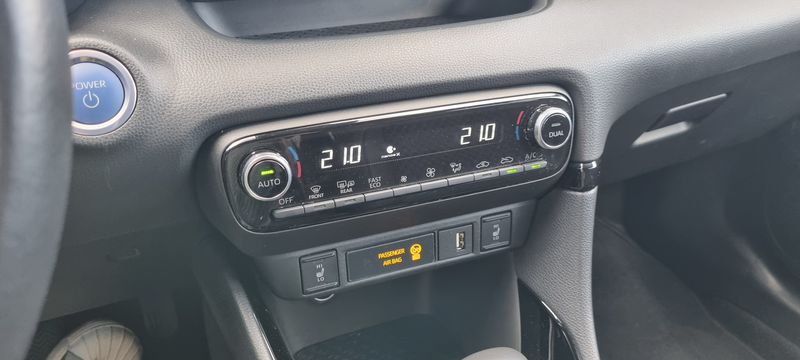 Toyota Yaris Yaris 1,5 VVT-i Hybrid Style — photo 10