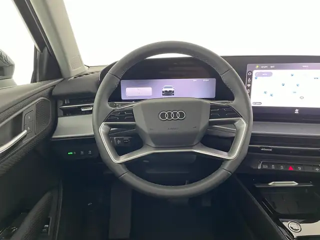 Audi Q3 view 12