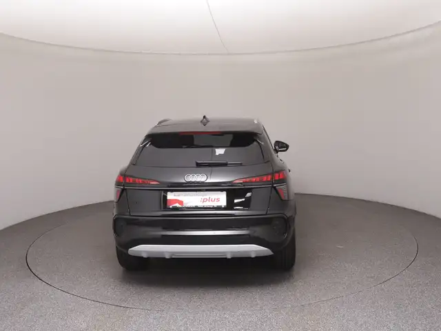 Audi Q3 view 6