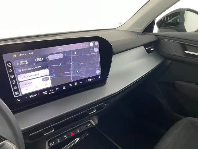 Audi Q3 view 9