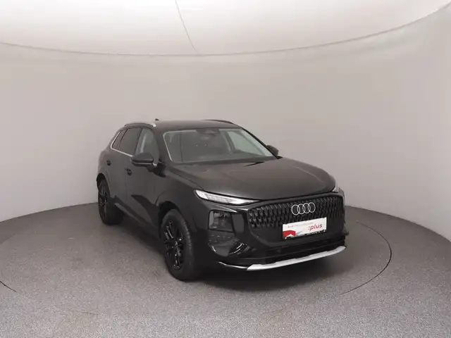 Audi Q3 view 2