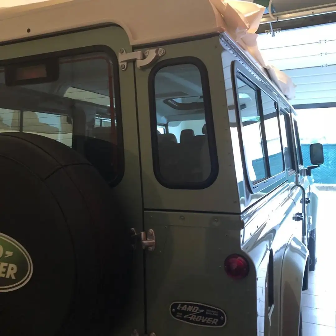 Land Rover Defender Defender 110 2.2 td Heritage edition SW - 2