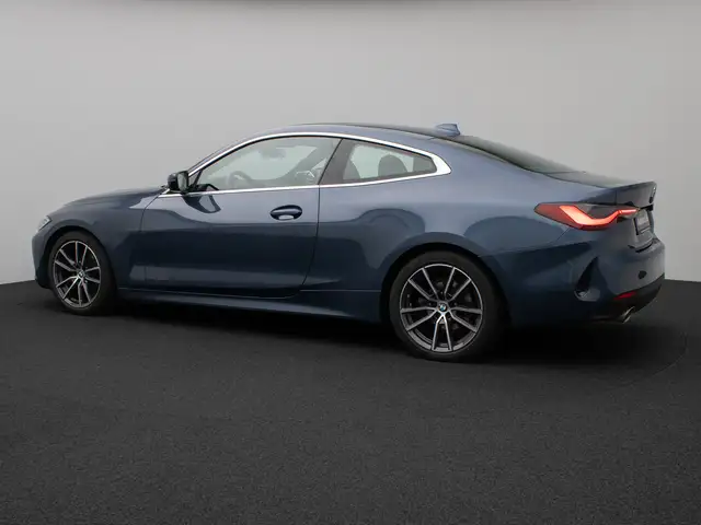 BMW 4 Series view 10