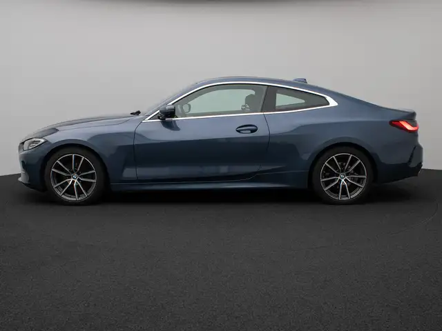 BMW 4 Series view 11
