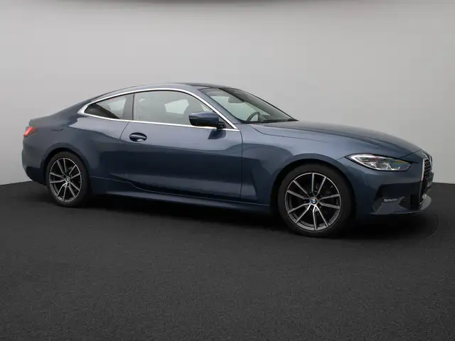 BMW 4 Series view 4