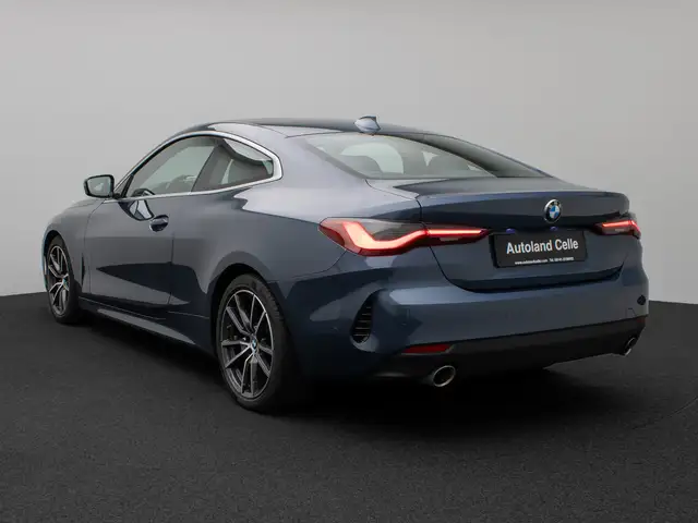BMW 4 Series view 9