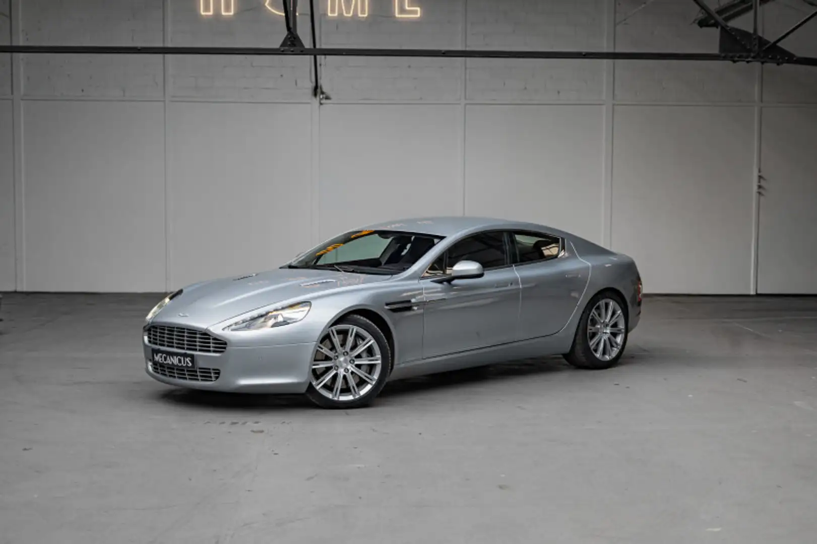 Aston Martin Rapide *Deep Purple \u0026 Titanium Silver* Grau - 1