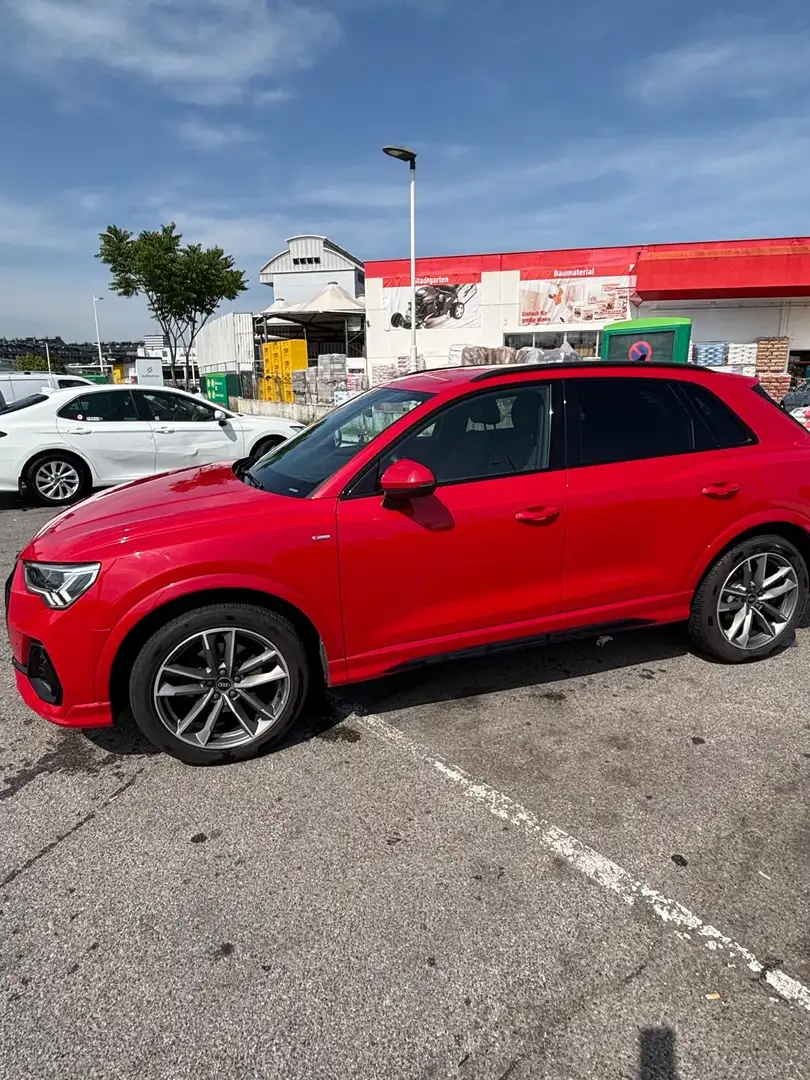Audi Q3 35 TFSI S-line - 1