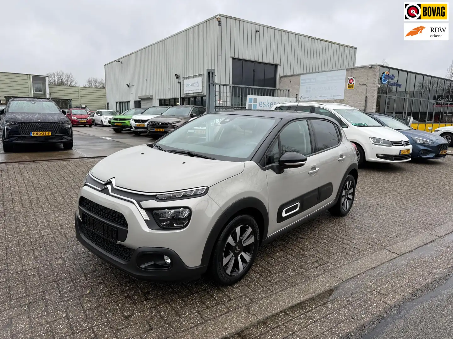 Citroen C3 1.2 PureTech Feel, Facelift, Navi, 12 mnd garantie Beige - 1