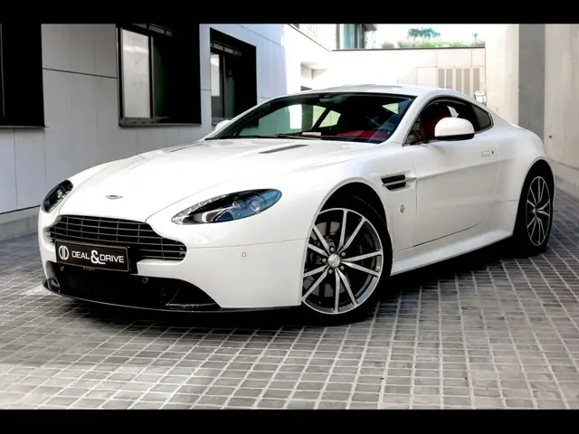 Aston Martin V8 Vantage  S COUPE SPORTSHIFT II°STRATUS WHITE METAL